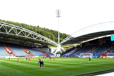 Huddersfield-FC-Vs-Deportivo3High